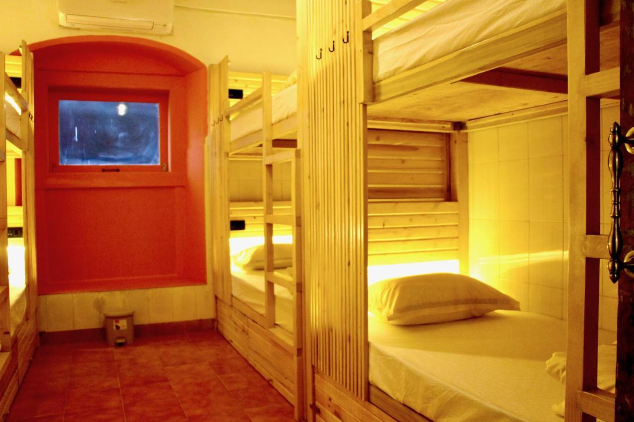 Gosolo Stays Bandra Hostel Mumbai Kültér fotó