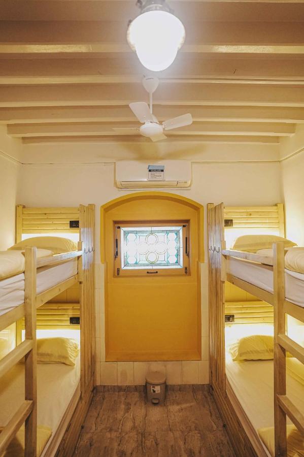 Gosolo Stays Bandra Hostel Mumbai Kültér fotó