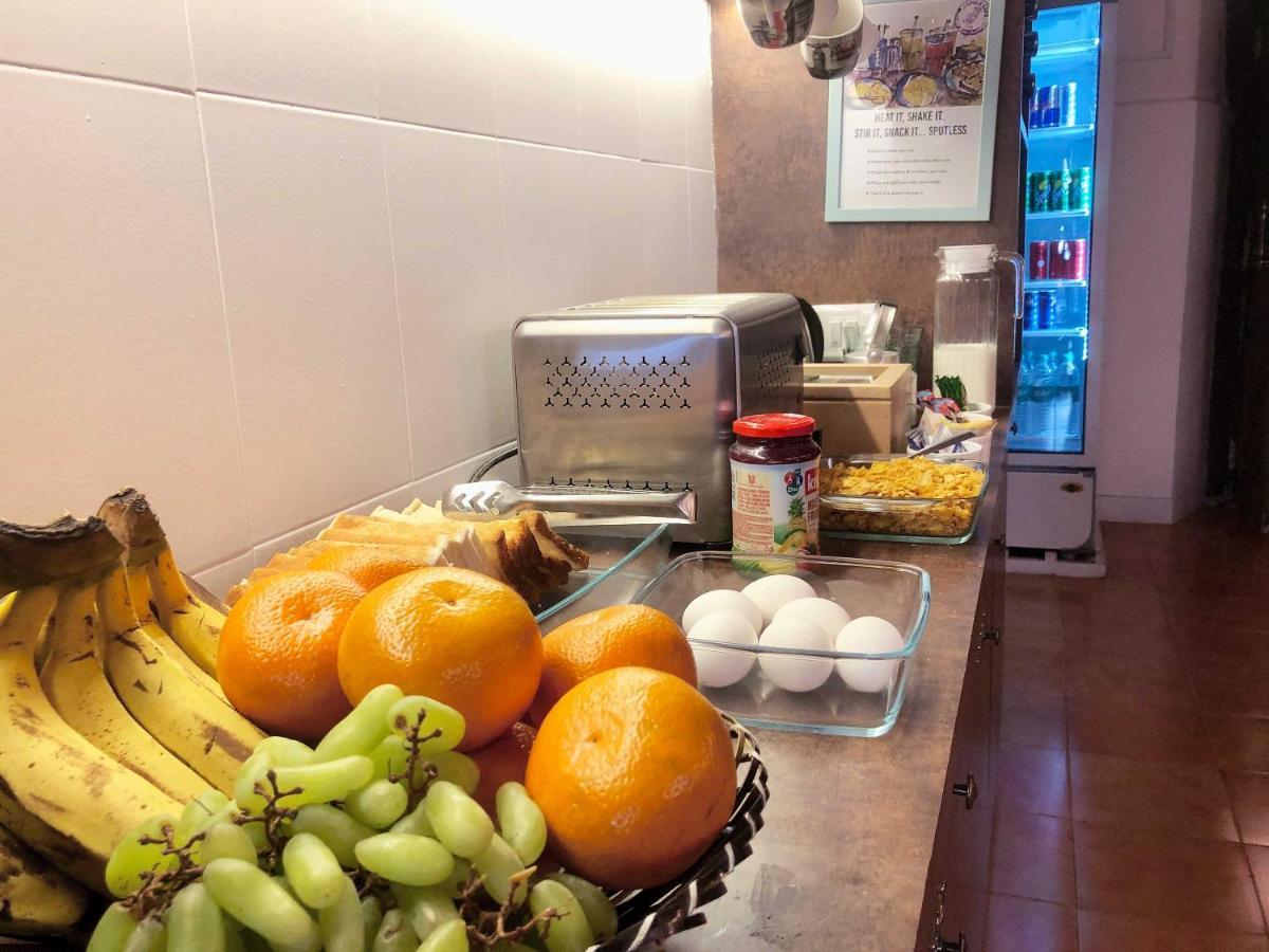Gosolo Stays Bandra Hostel Mumbai Kültér fotó