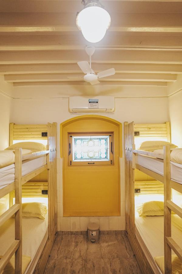 Gosolo Stays Bandra Hostel Mumbai Kültér fotó