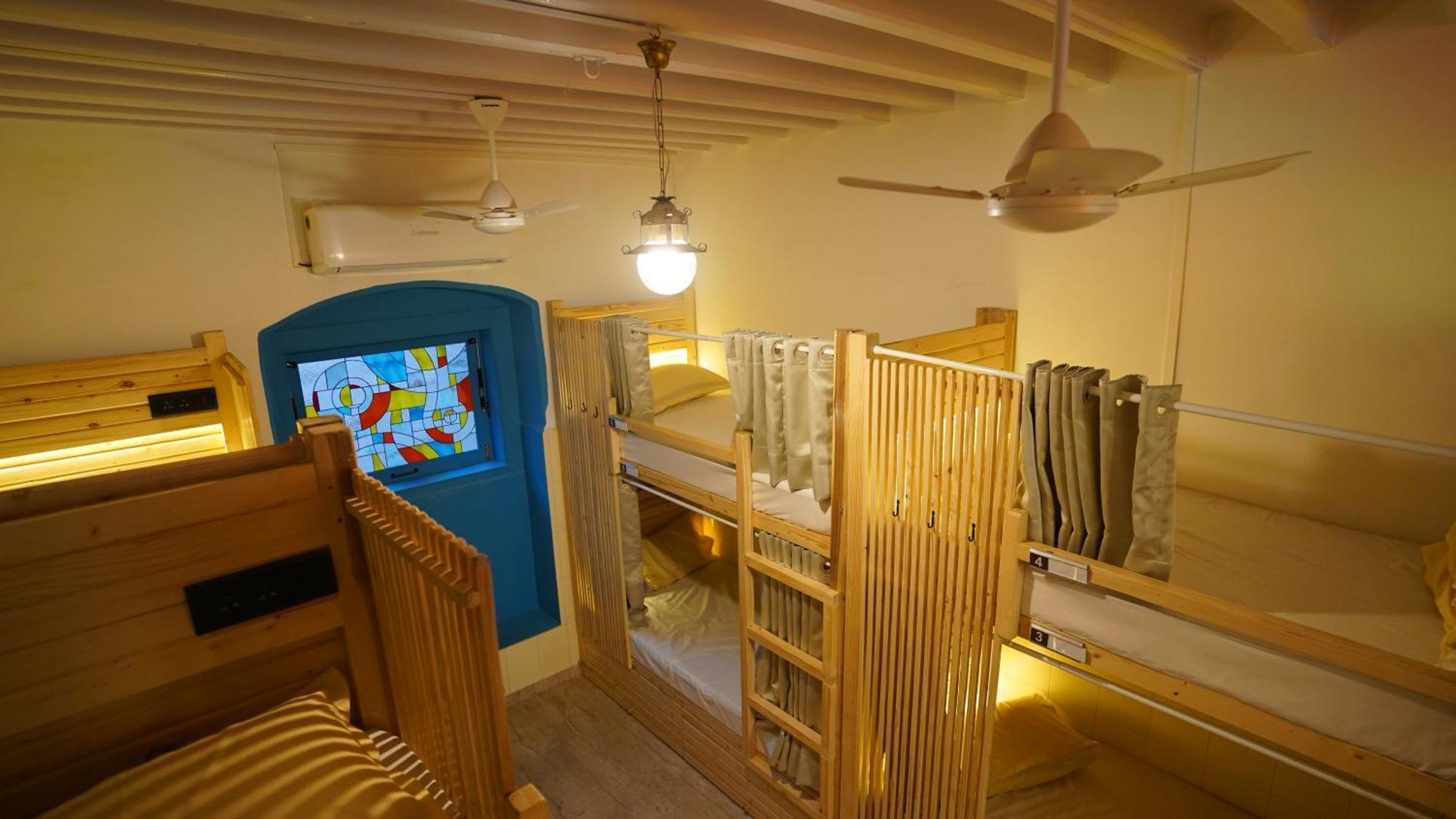 Gosolo Stays Bandra Hostel Mumbai Kültér fotó